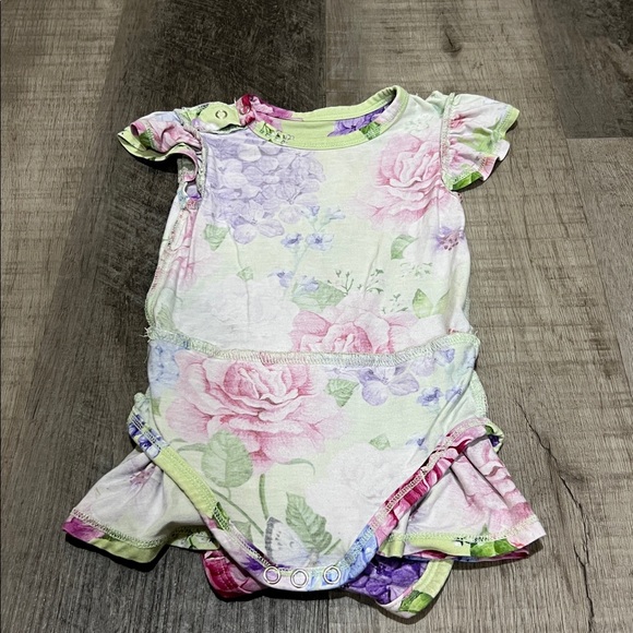 Posh Peanut skirted bodysuit.  Viscose/spandex size 12-18M - Picture 7 of 9